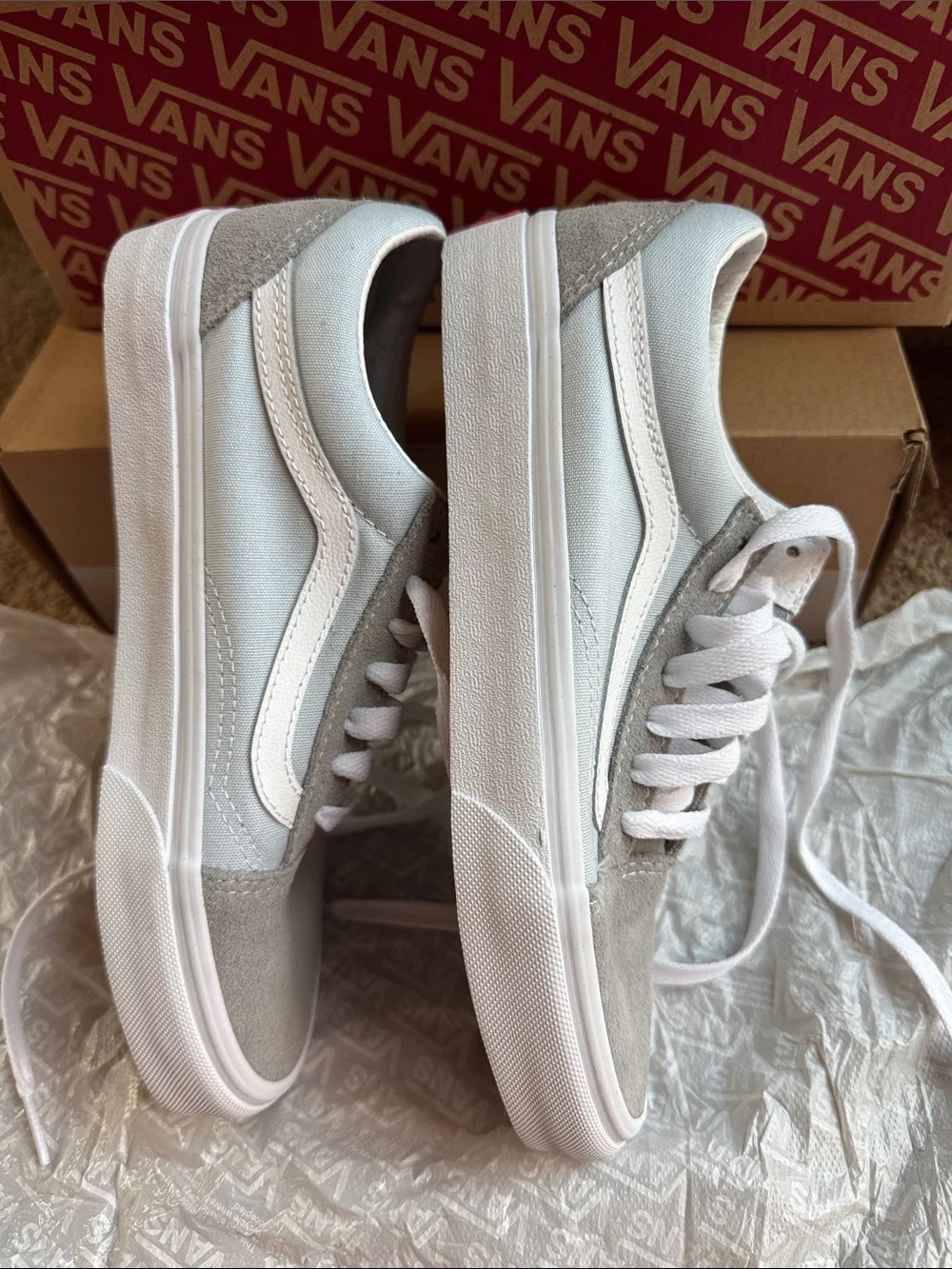Vans Women’s US 6.5 Old Skool Light Gray & Blue Low-Top Sneakers